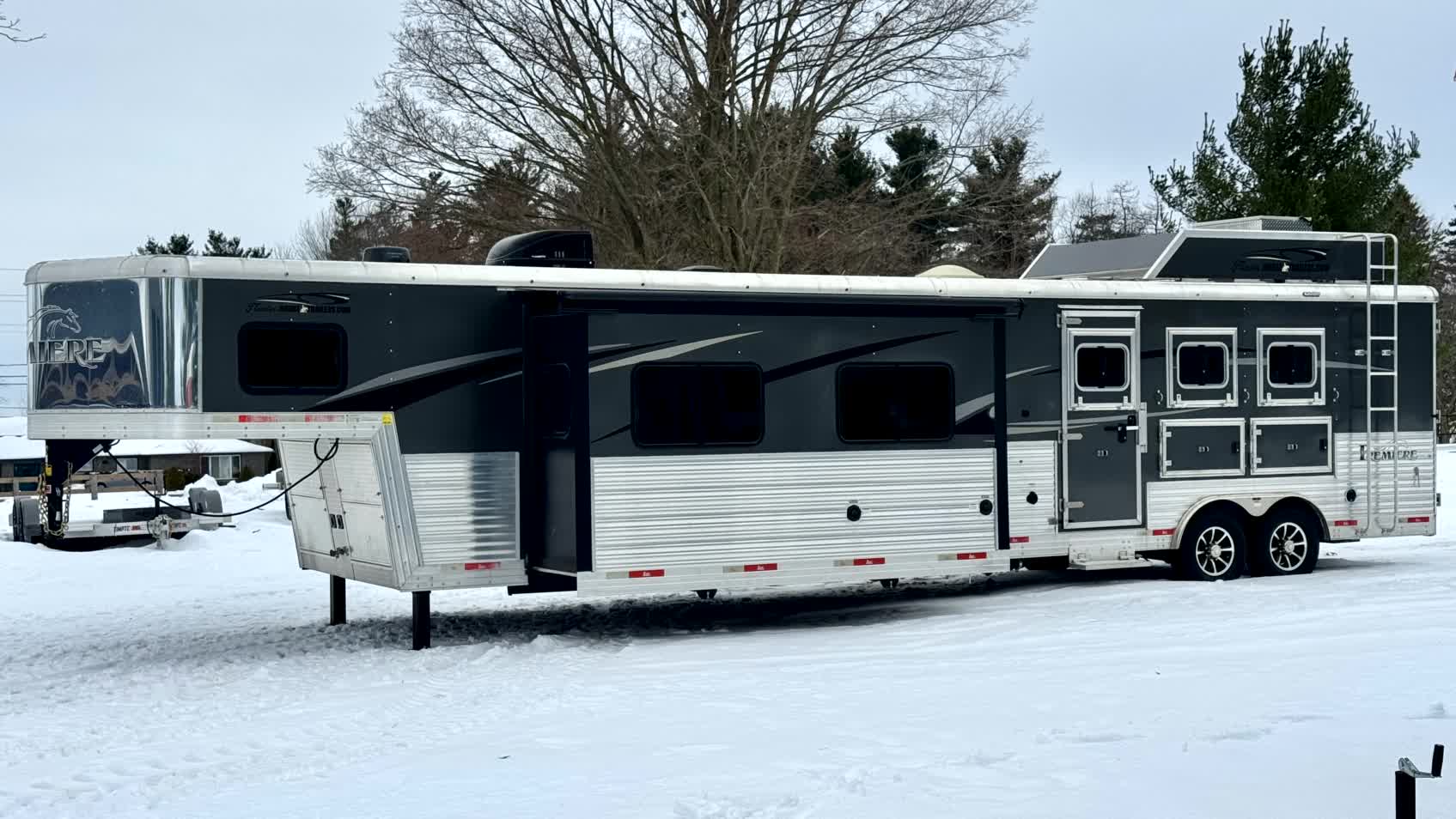 Pre Owned 2020 Bison Premiere 8317 - Image 8