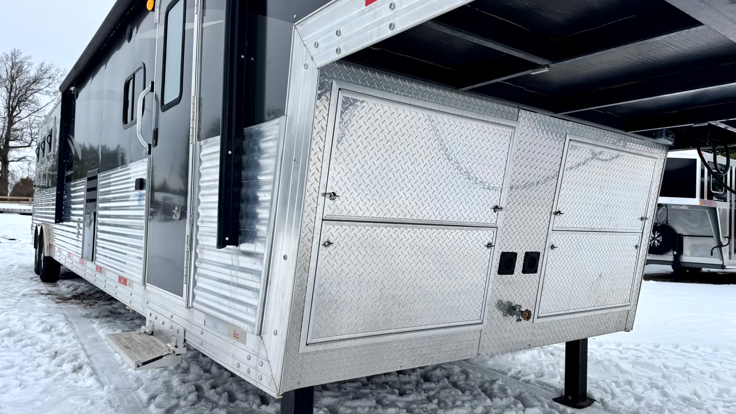 Pre Owned 2020 Bison Premiere 8317 - Image 9