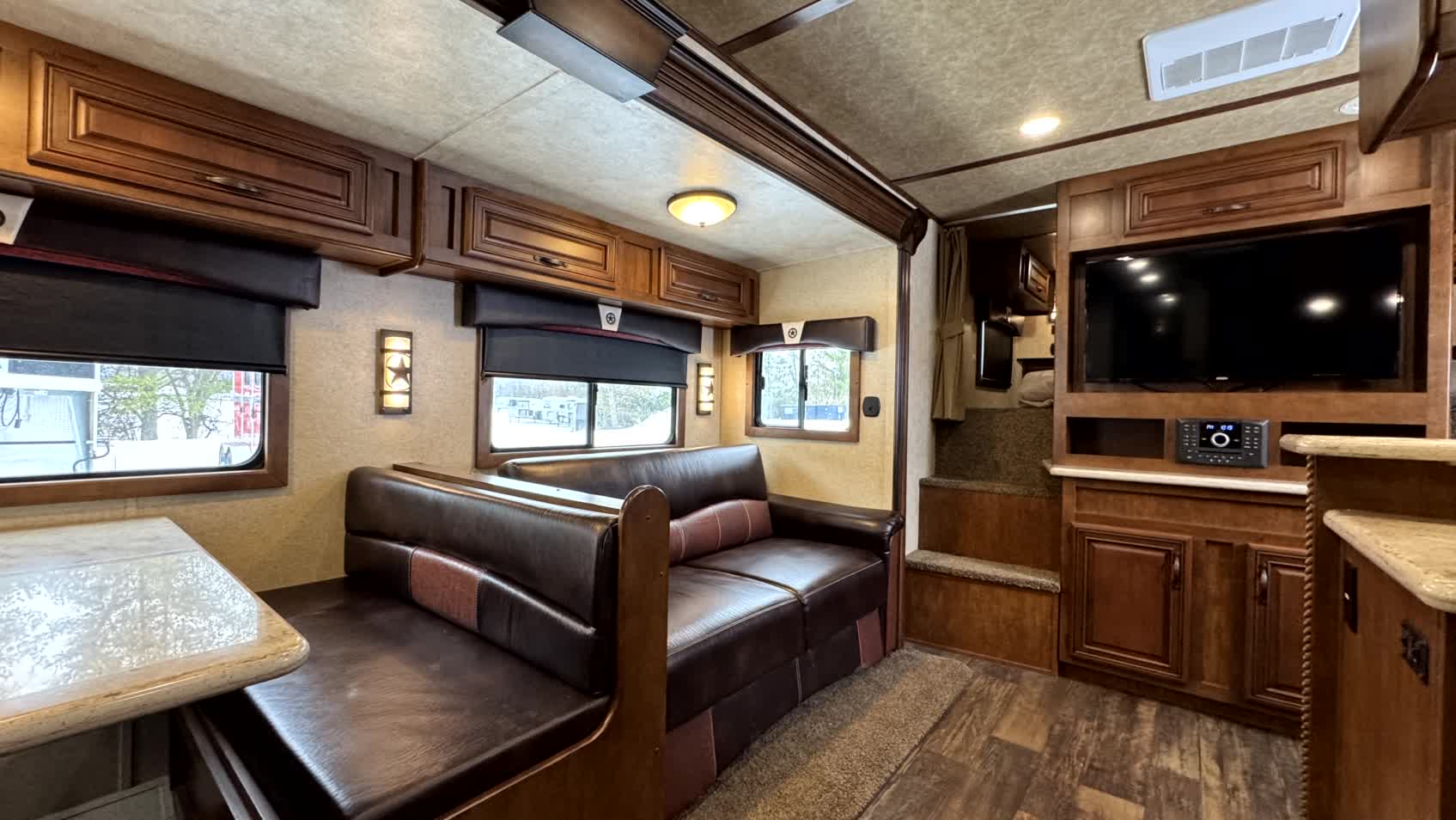 Pre Owned 2020 Bison Premiere 8317 - Image 11