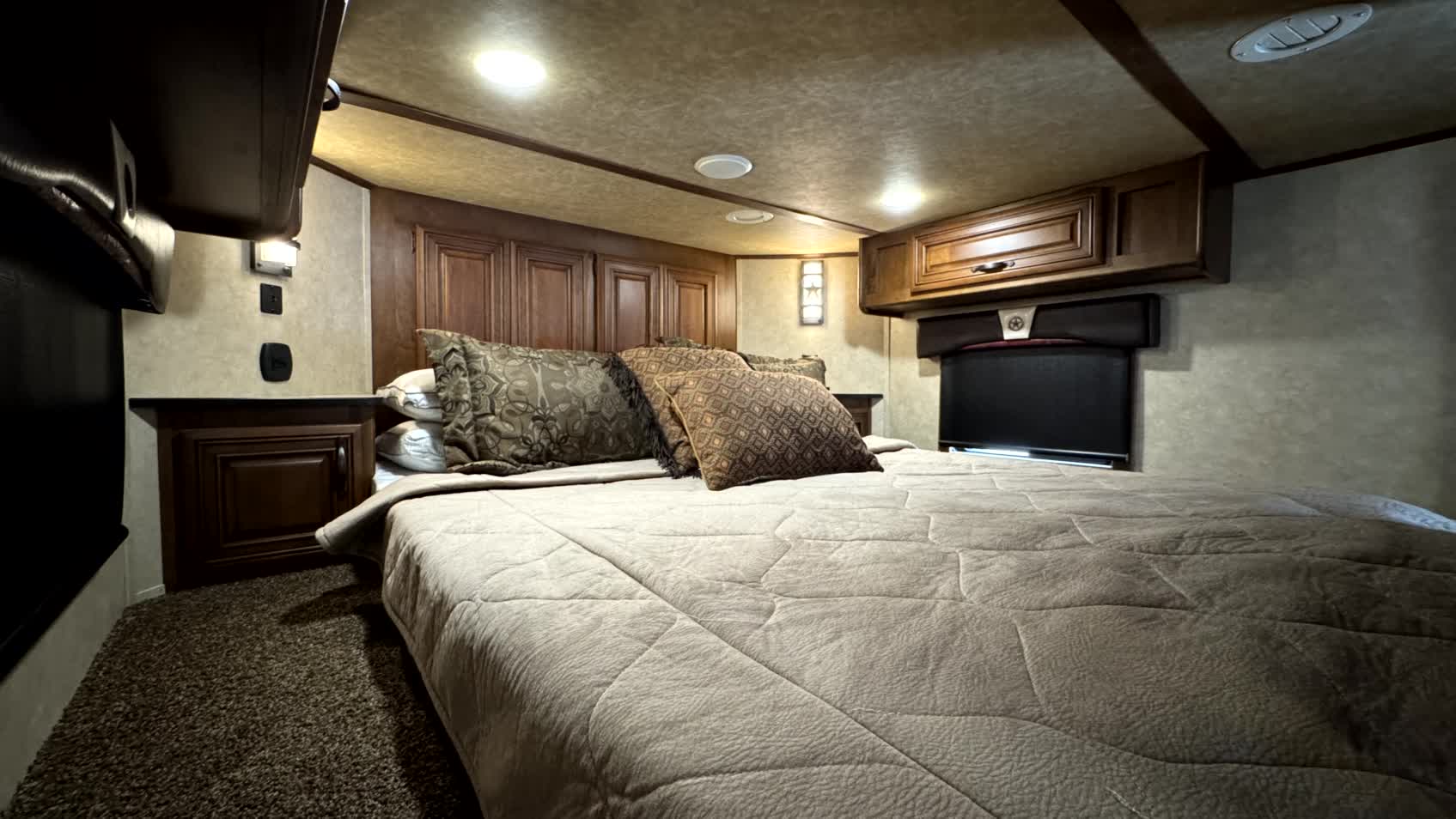 Pre Owned 2020 Bison Premiere 8317 - Image 14