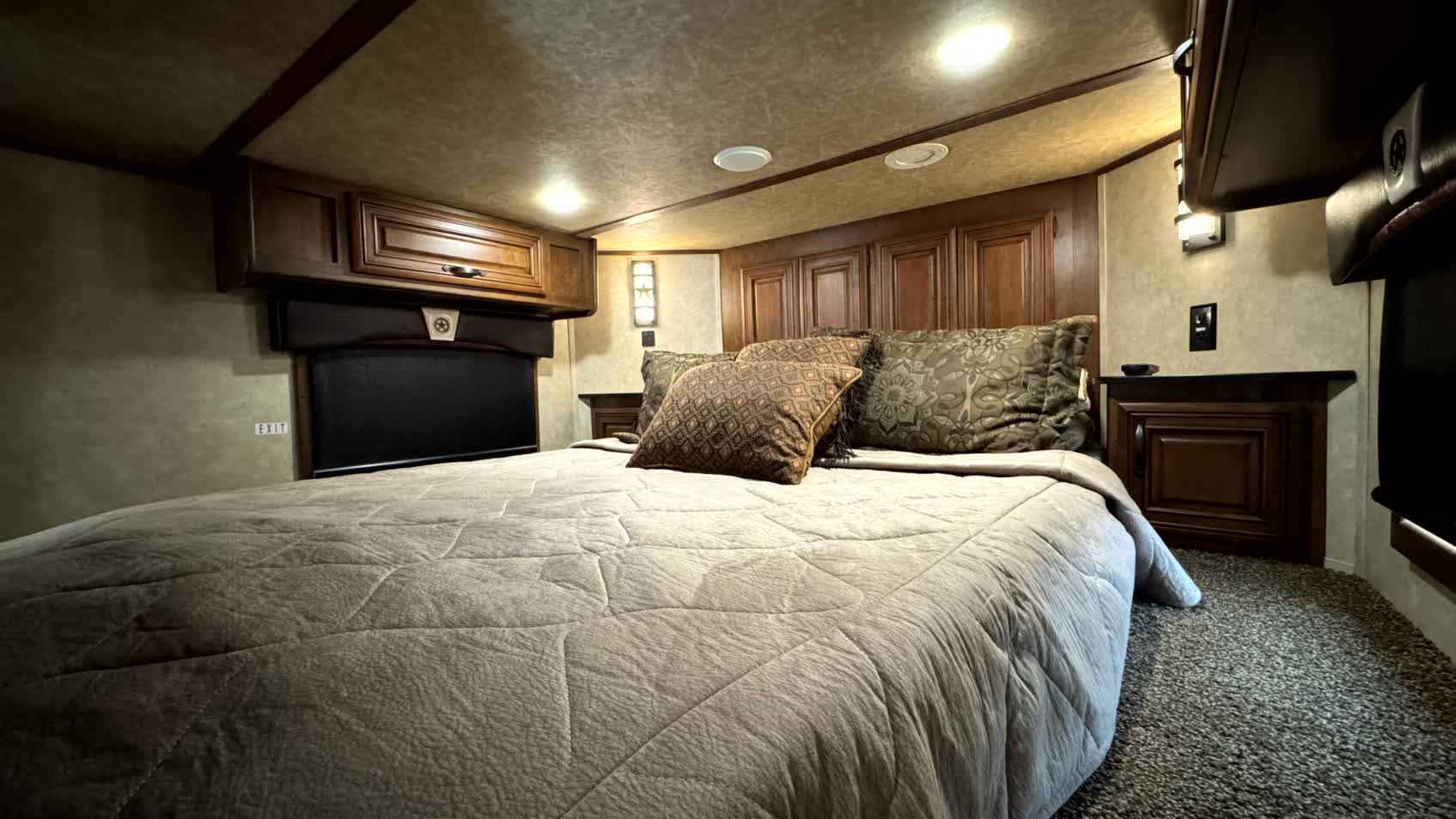 Pre Owned 2020 Bison Premiere 8317 - Image 15