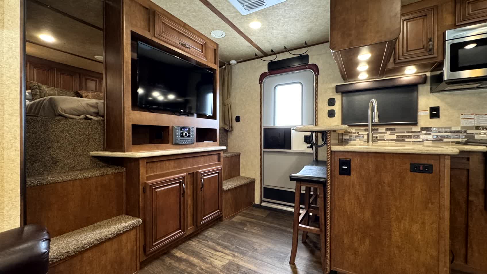 Pre Owned 2020 Bison Premiere 8317 - Image 16