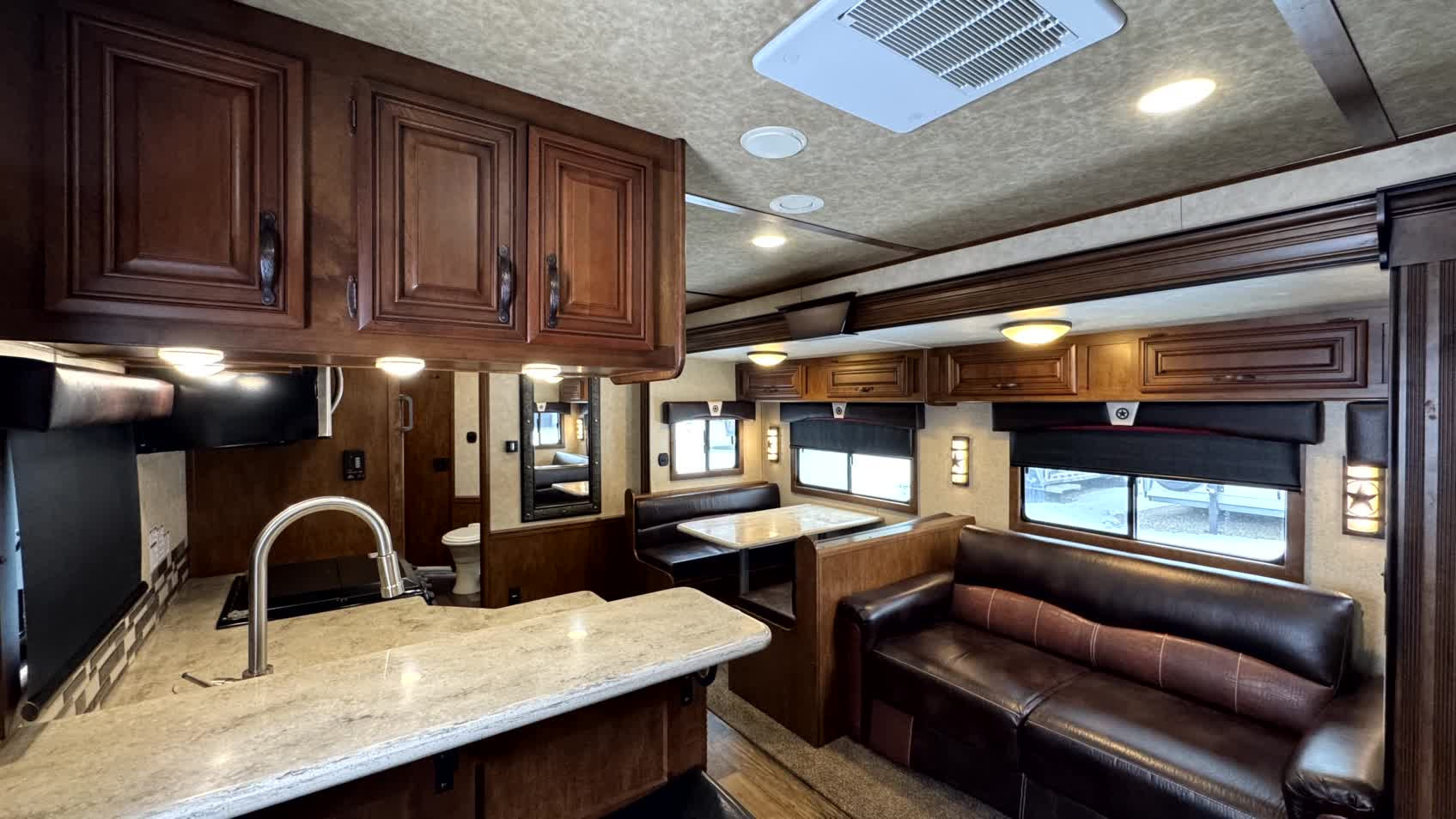 Pre Owned 2020 Bison Premiere 8317 - Image 19