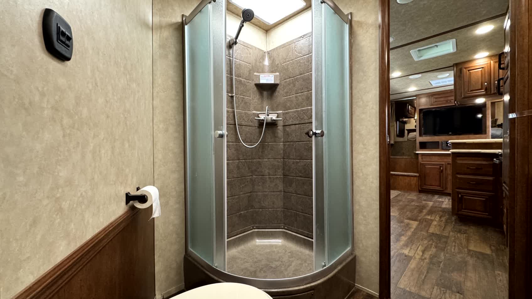 Pre Owned 2020 Bison Premiere 8317 - Image 29