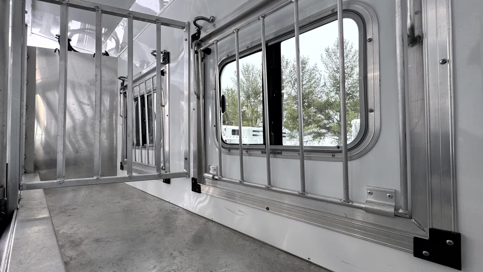 Pre Owned 2020 Bison Premiere 8317 - Image 37