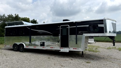 PRE OWNED 2015 Bison Silverado 8311