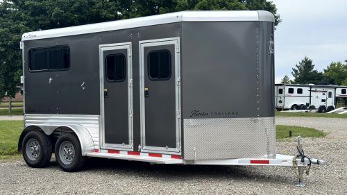 NEW 2026 Adam 2 Horse Straight Dressing Room Thoroughbred